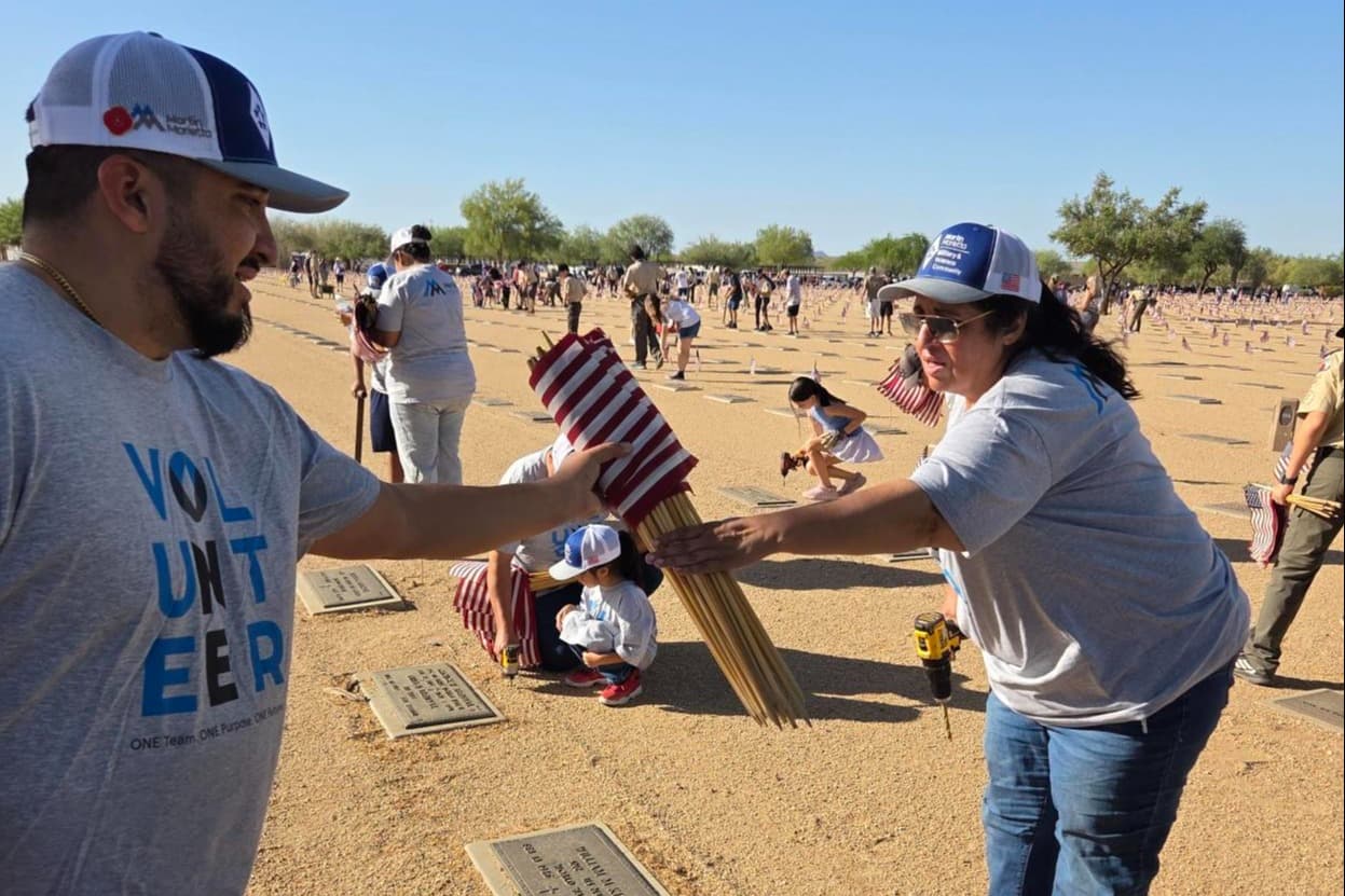 artin Marietta’s West Division MVC chapter continues its Memorial Day tradition by participating in an annual flag placement at National Memorial Cemetery of Arizona.