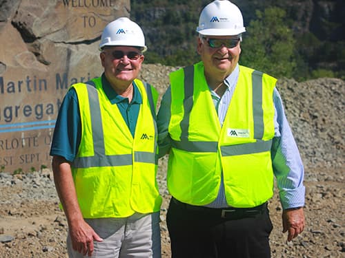 Mike Hamrick (left) stands with Jerry Moss.